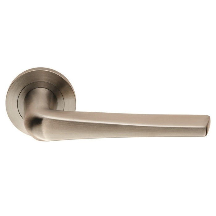 Carlisle Brass Steelworx Plaza Lever on Round Rose