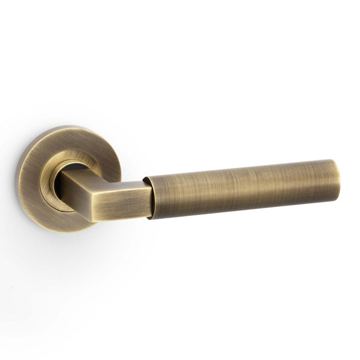 Eurospec Alexander & Wilks Plain Hurricane Lever on Round Rose AW201