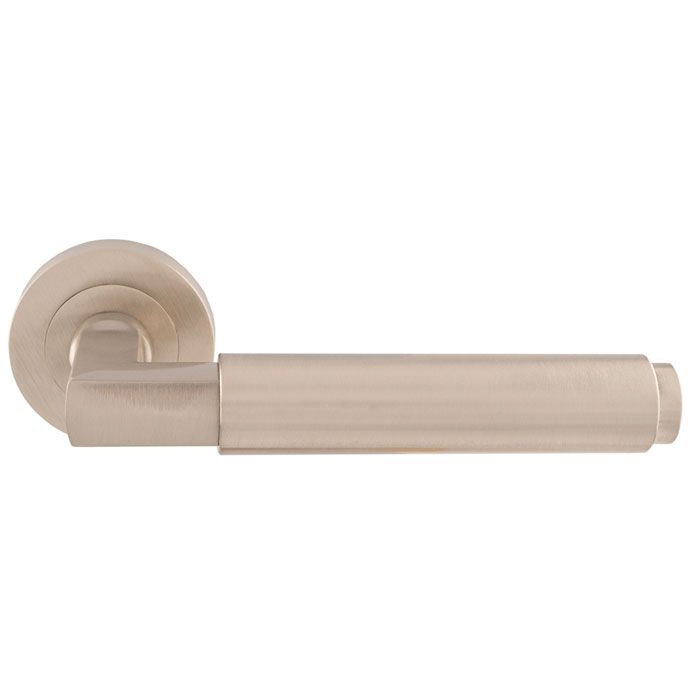 Carlisle Brass Masano Lever on Round Rose