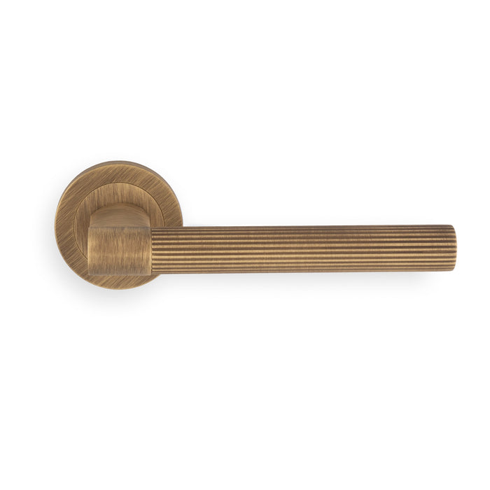 Eurospec Hey Riga Lever Handle on Threaded Rose HR5